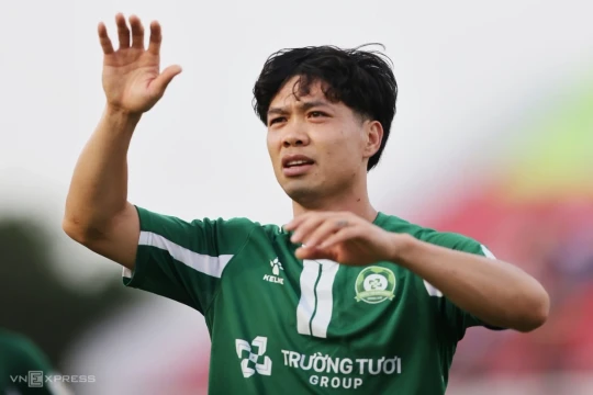 Công Phượng trở lại, giúp Đồng Nai giữ đỉnh bảng giải hạng Nhất