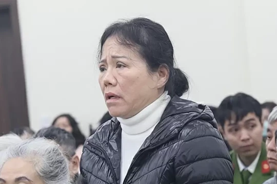 Sếp bệnh viện nhận 10 tỷ đồng qua tài khoản: 'Nếu nhận hối lộ đã cầm tiền mặt'