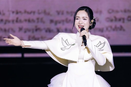 Duyên Quỳnh lộ hát nhép ở Làn sóng xanh