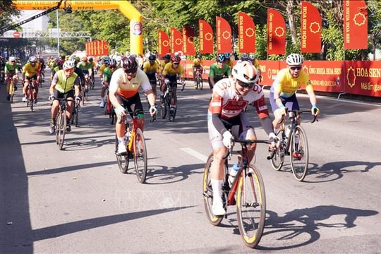 Sôi nổi Giải đua Xe đạp và Roller mừng Đảng, mừng Xuân