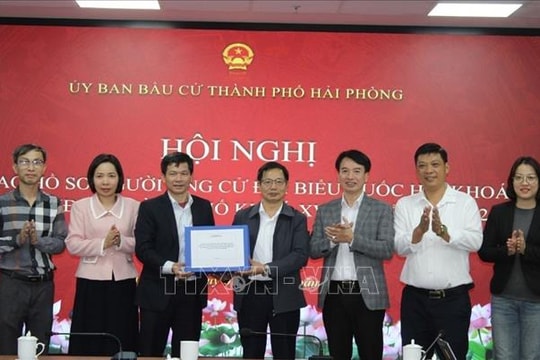 Hải Phòng: Bàn giao hồ sơ người ứng cử đại biểu Quốc hội khóa XVI và đại biểu HĐND thành phố