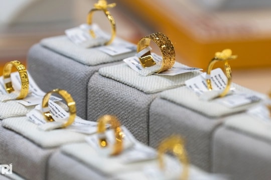 Dự báo giá vàng sau tuần lên đỉnh cao rồi rơi thẳng đứng