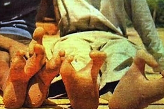 Giải mã bí ẩn bộ tộc 'người chân đà điểu' ở Zimbabwe