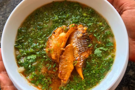 Món cháo nào người ăn phải dùng đũa?