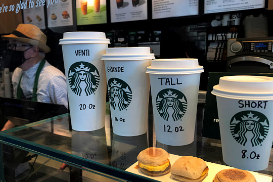 Áp lực 'tìm lại hào quang' của Starbucks trước loạt đối thủ