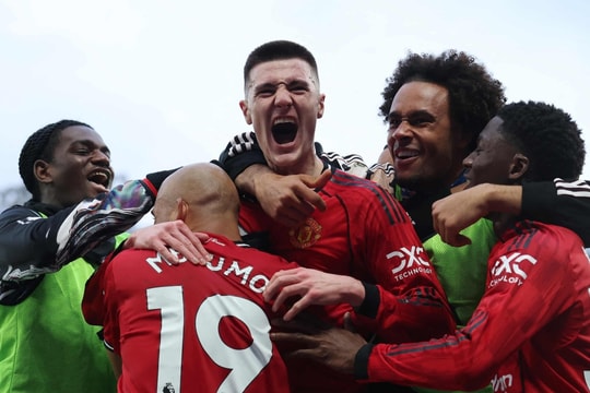 Man Utd thắng Fulham kịch tính ở phút bù