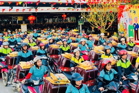 Công nhân dệt may nhận thưởng Tết tới 'tháng lương 15'