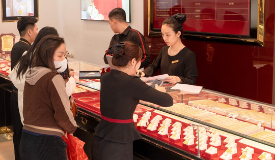 Giá vàng hôm nay 1-2: Dự báo mới nhất sau cú lao dốc lịch sử