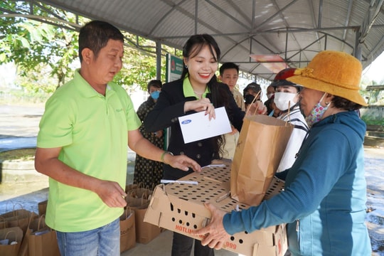 Trao quà Tết, hỗ trợ sinh kế cho người dân Đắk Lắk bị ảnh hưởng bởi thiên tai