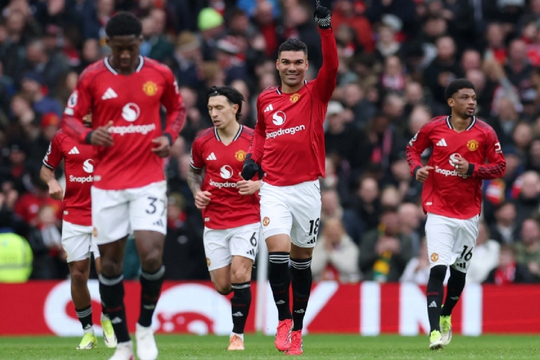 Ngoại hạng Anh: Khốc liệt cuộc đua Top 4