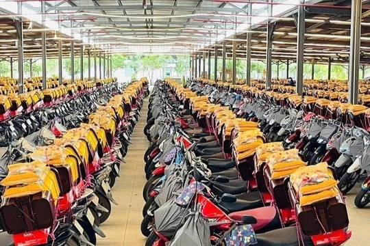 Tăng thưởng Tết, doanh nghiệp làm điều bất ngờ khiến công nhân vỡ òa