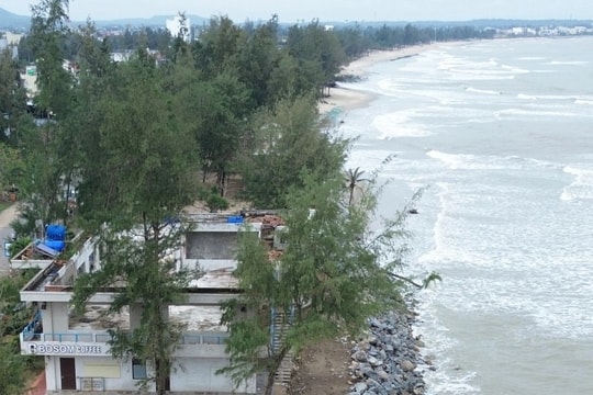 Mở phố đi bộ ở bãi biển đẹp nhất Quảng Ngãi