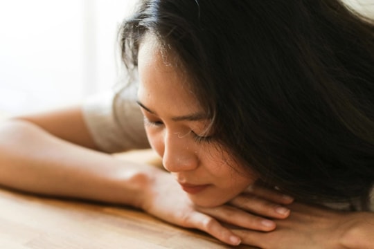 Đuổi chồng đi trong lúc nóng giận, tôi đâu ngờ đẩy anh vào vòng tay vợ cũ