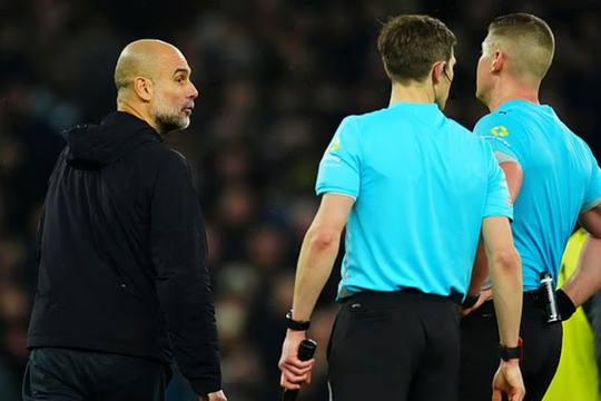 Guardiola bức xúc bàn thắng gây tranh cãi của Tottenham