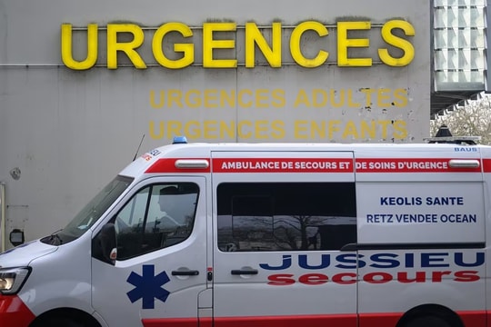 Đạn pháo 20 cm kẹt trong trực tràng người đàn ông Pháp