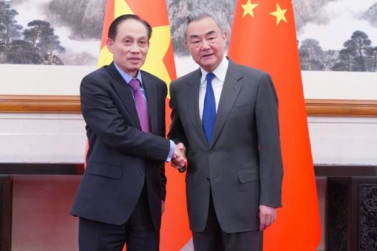 Bộ trưởng Lê Hoài Trung hội đàm với Bộ trưởng Trung Quốc Vương Nghị