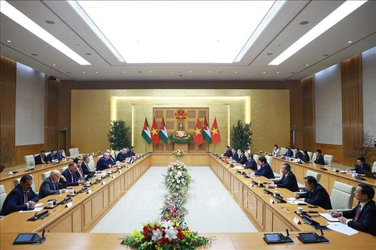 Thủ tướng Chính phủ hội kiến Chủ tịch Hạ viện Vương quốc Hashemite Jordan