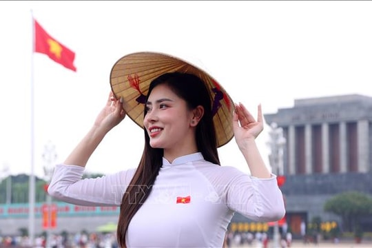 Xây dựng bộ nhận diện hình ảnh quốc gia Việt Nam