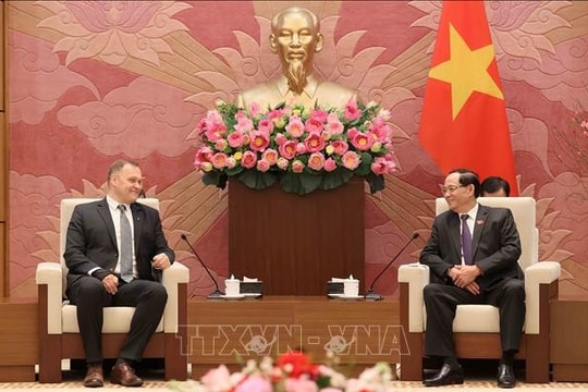 Việt Nam - Hungary tăng cường hợp tác về lập pháp và giám sát lĩnh vực an ninh quốc gia