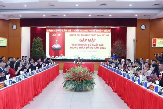 Thường trực Ban Bí thư Trần Cẩm Tú gặp mặt 96 Bí thư chi bộ xuất sắc