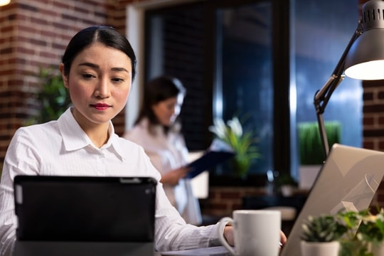 Gần 77% lao động Việt chịu giảm lương để được làm việc trong yên bình