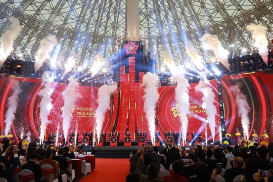 Hàng chục nghìn du khách đến VEC trong ngày khai mạc Hội chợ Mùa Xuân 2026