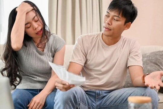 Vợ chi 10 triệu đồng/tháng mua đồ cho con, mắng tôi khi dám phàn nàn