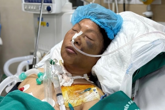 Mỗi ngày viện phí 20 triệu, con trai bất lực nhìn mẹ giành giật sự sống