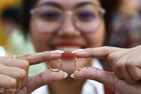 Mỗi lượng vàng quay đầu tăng trên 7 triệu đồng