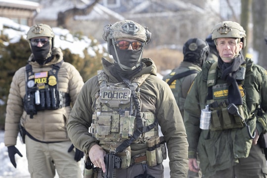 Chiến dịch truy quét nhập cư thành gánh nặng với đảng Cộng hòa