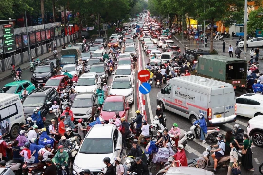 Thấy ngã tư ùn tắc vẫn cho xe đi vào có bị phạt không?