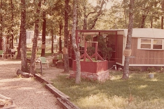 Bí mật rợn người trong sân nhà của 'góa phụ đen' có 5 chồng