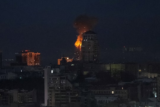 Nga 'phóng liên tiếp hơn 30 tên lửa Iskander-M', Kiev rung chuyển