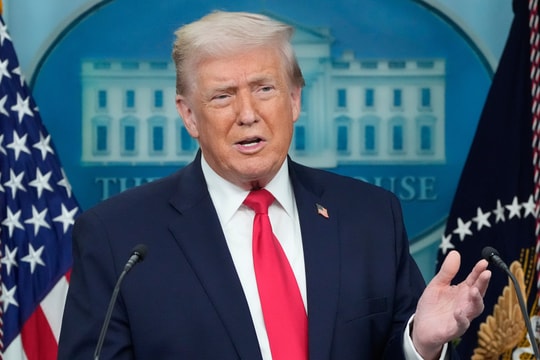 Ông Trump tuyên bố sẽ yêu cầu Đại học Harvard bồi thường 1 tỷ USD