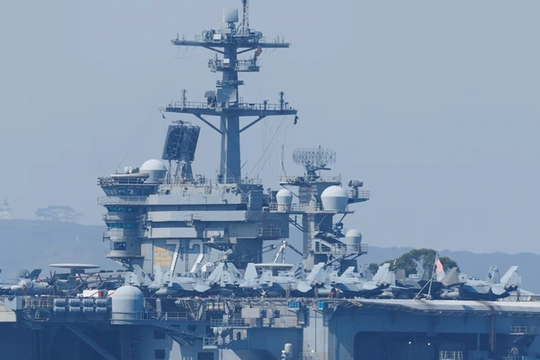 Mỹ bắn hạ UAV Iran tiếp cận tàu sân bay USS Abraham Lincoln