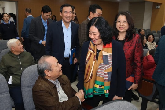 Chủ tịch UBTƯ MTTQ Việt Nam Bùi Thị Minh Hoài dự Hội nghị lấy ý kiến cử tri nơi cư trú