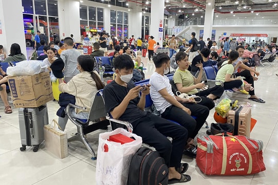 TP Hồ Chí Minh: Vé xe, tàu ‘nóng’ dịp cao điểm Tết Bính Ngọ 2026