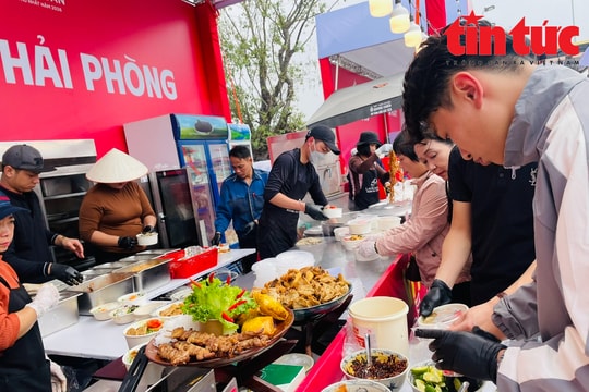 Nhiều gian hàng đạt doanh thu hàng trăm triệu đồng trong ngày thứ 3 của Hội chợ Mùa Xuân 2026