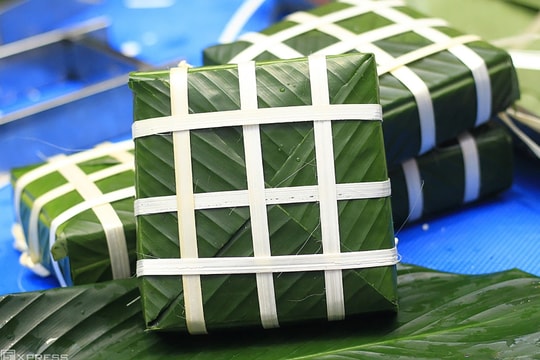 Vì sao bánh chưng không được gói bằng lá chuối?