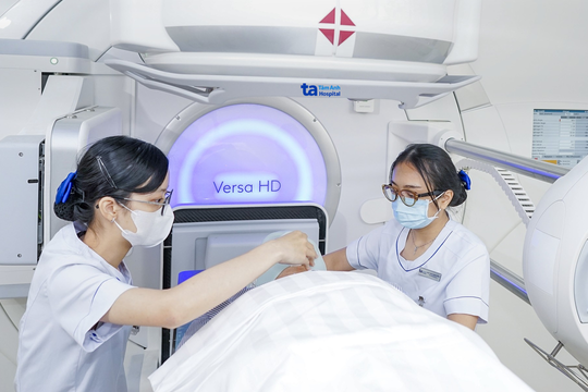 Xạ trị giúp người phụ nữ ung thư giữ lại đôi mắt