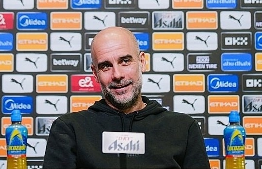 Khi Guardiola biến họp báo bóng đá thành diễn đàn thời sự quốc tế
