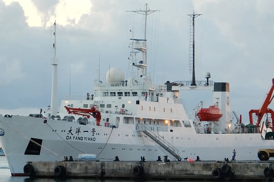 Tàu nghiên cứu Trung Quốc hoạt động gần tàu sân bay Mỹ ngoài khơi Iran