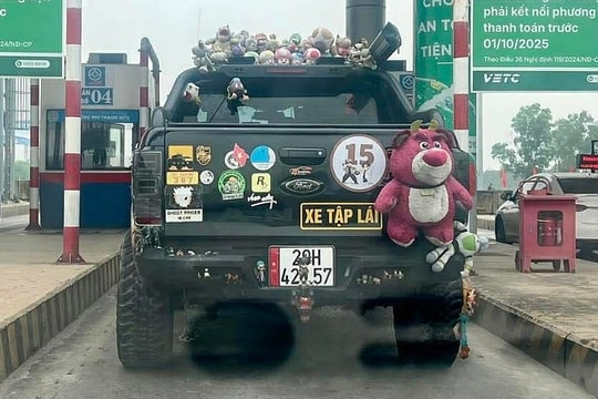 Gắn nhiều đồ chơi trên xe có bị phạt?