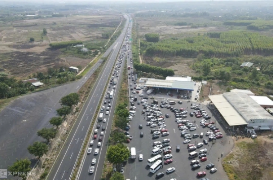 Vì sao 4 năm không giải quyết dứt điểm vụ hai cây xăng trên cao tốc ngừng bán?