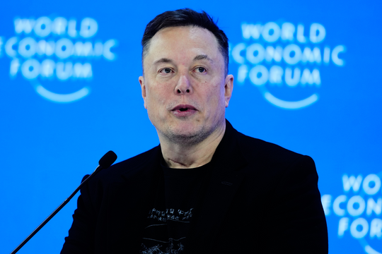 Pháp triệu tập Elon Musk, khám xét văn phòng của X