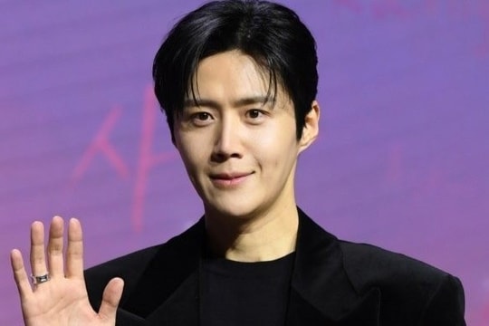 Mỹ nam Hàn bị tẩy chay, phải xin lỗi