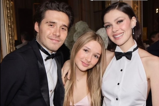 Brooklyn không muốn Harper Beckham đi vào 'vết xe đổ'