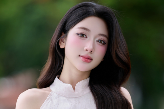 Sắc vóc gợi cảm, nữ tính của Á khôi Duyên dáng Áo dài Việt Nam 2025