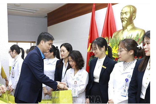 Trao yêu thương dịp Xuân mới