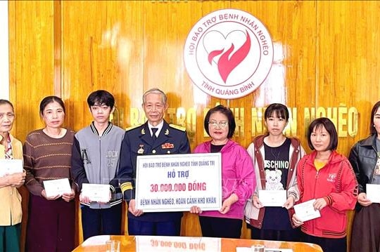 Trao quà Xuân, gửi ân tình